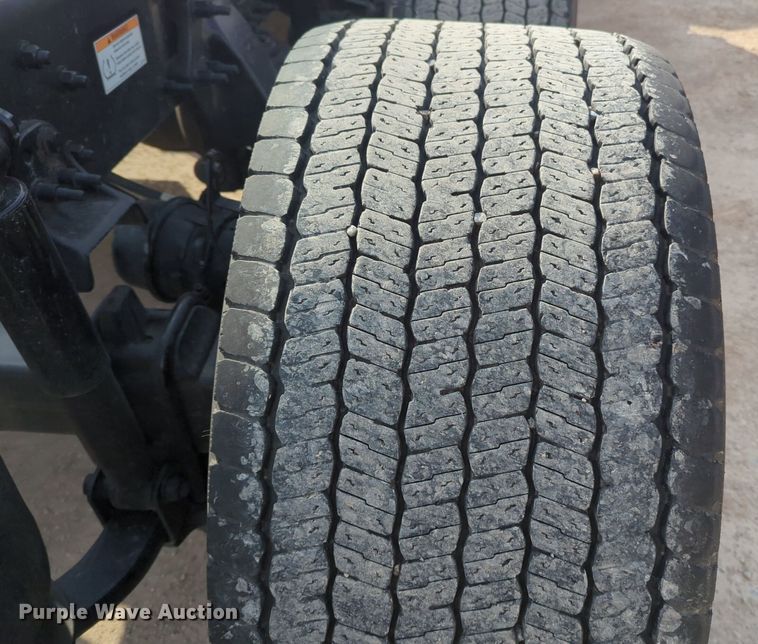 image for item OD9266 2020 Freightliner Cascadia 126 semi truck