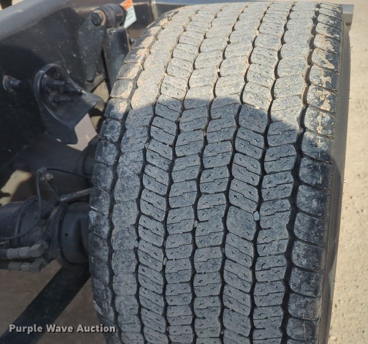 image for item OD9266 2020 Freightliner Cascadia 126 semi truck