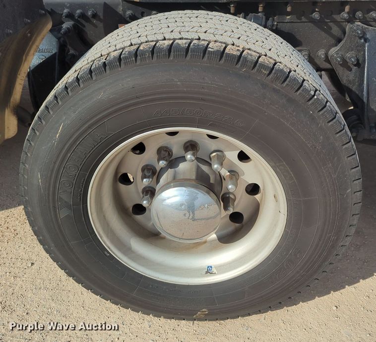 image for item OD9266 2020 Freightliner Cascadia 126 semi truck