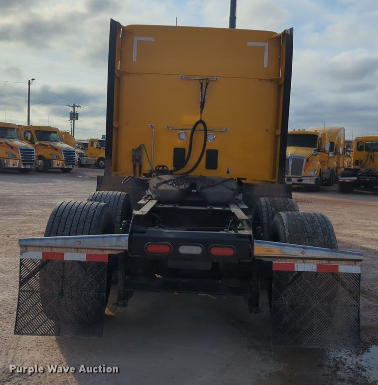 image for item OD9267 2019 Kenworth  T680 semi truck