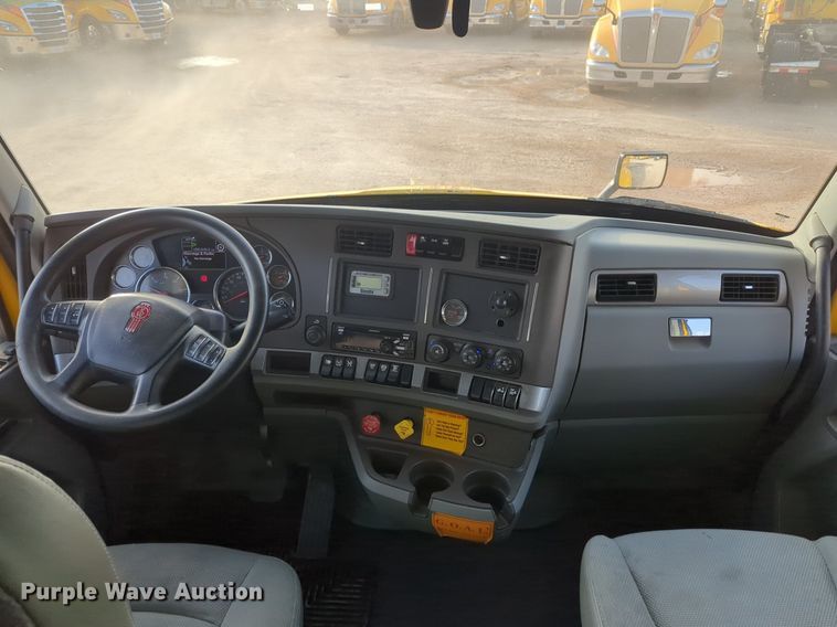 image for item OD9267 2019 Kenworth  T680 semi truck
