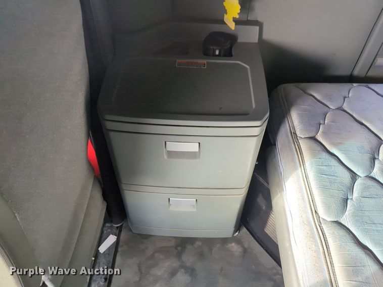 image for item OD9267 2019 Kenworth  T680 semi truck