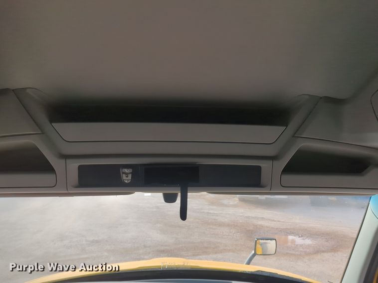 image for item OD9267 2019 Kenworth  T680 semi truck