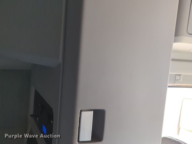 image for item OD9267 2019 Kenworth  T680 semi truck