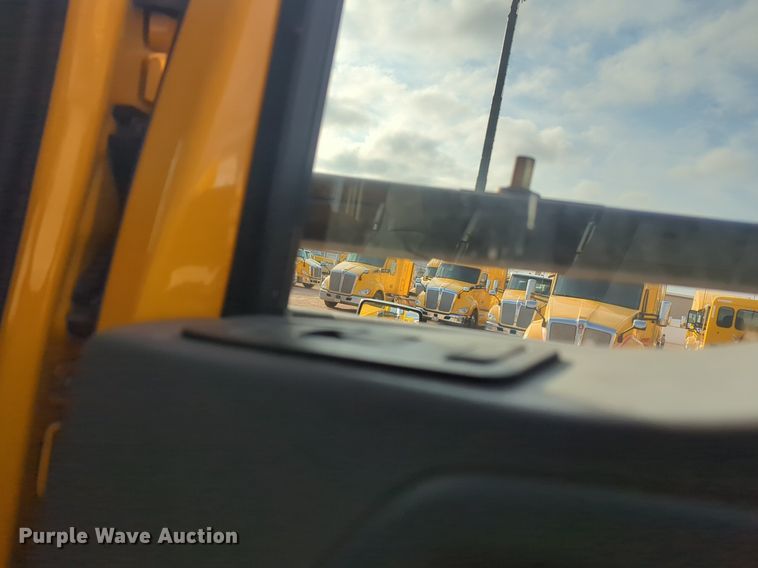 image for item OD9267 2019 Kenworth  T680 semi truck