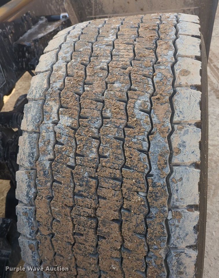 image for item OD9267 2019 Kenworth  T680 semi truck