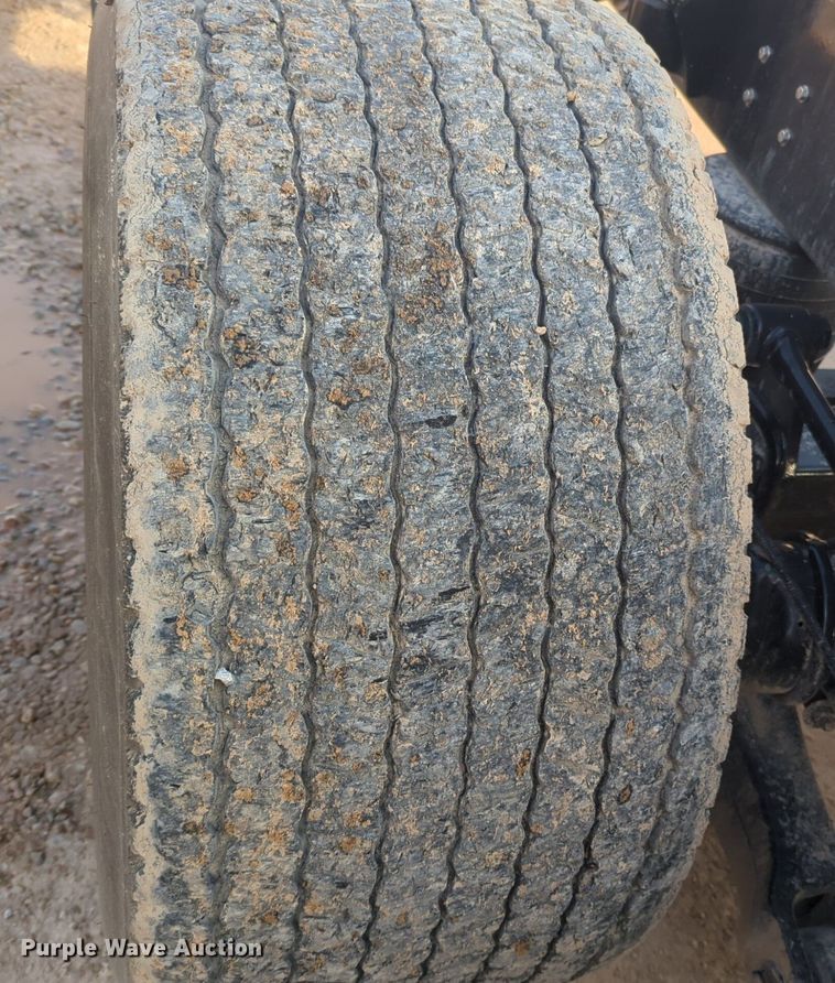 image for item OD9267 2019 Kenworth  T680 semi truck