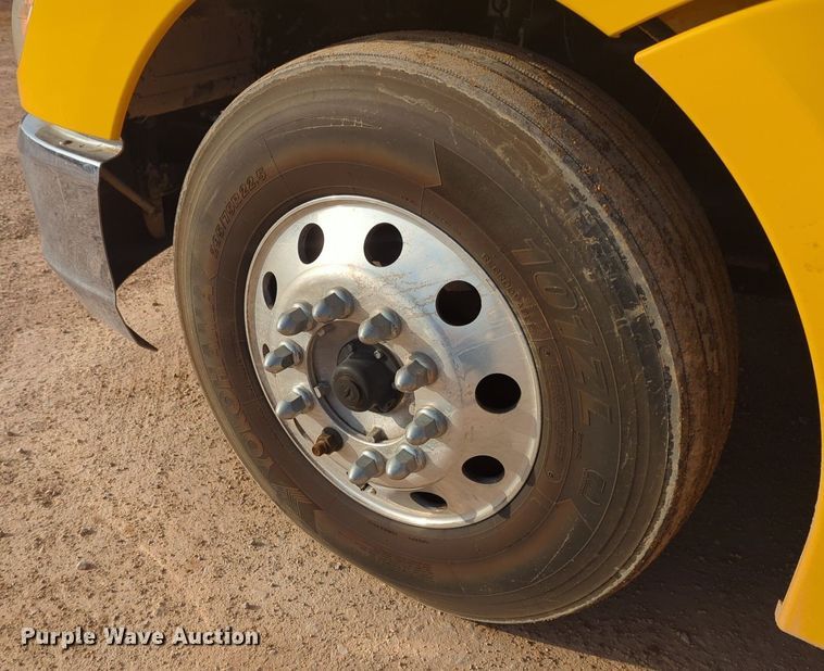 image for item OD9267 2019 Kenworth  T680 semi truck