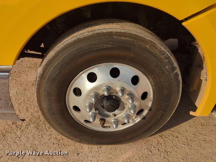 image for item OD9267 2019 Kenworth  T680 semi truck