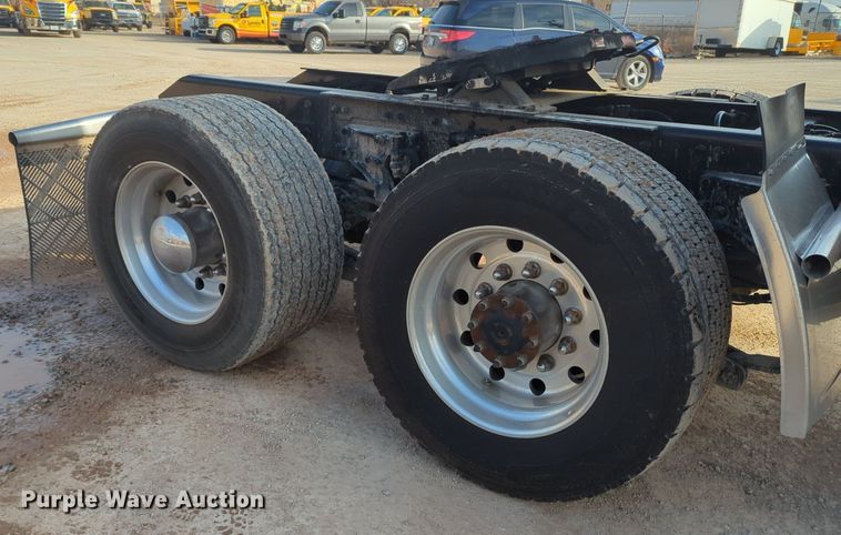 image for item OD9267 2019 Kenworth  T680 semi truck