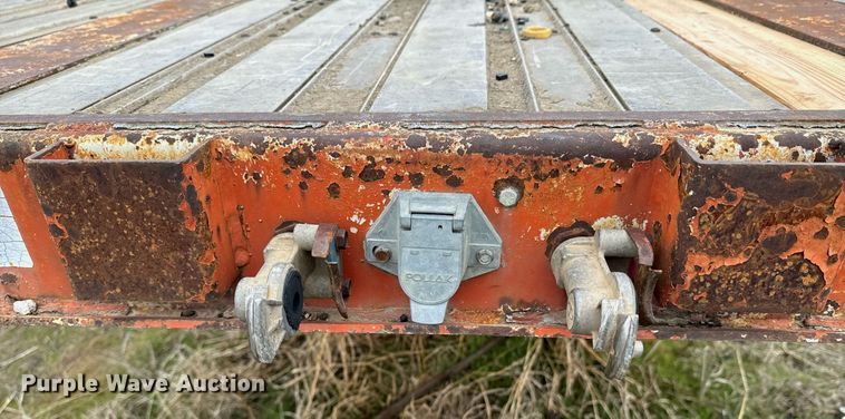 image for item OJ9534 1998 Lufkin  flatbed trailer
