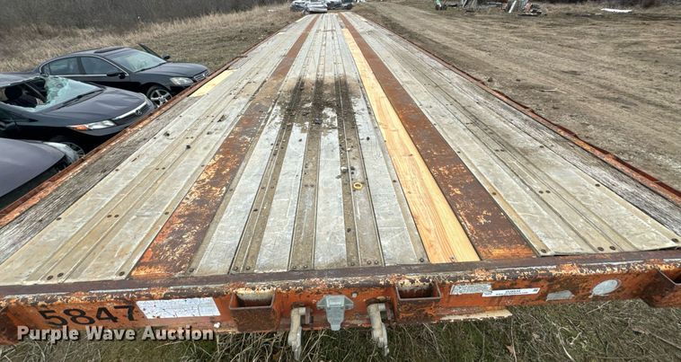 image for item OJ9534 1998 Lufkin  flatbed trailer