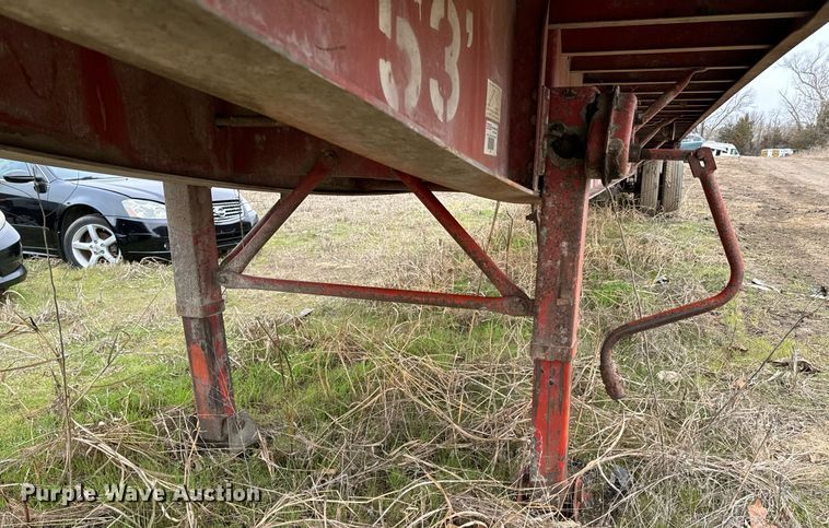 image for item OJ9534 1998 Lufkin  flatbed trailer