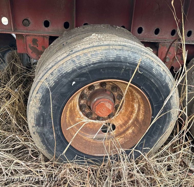 image for item OJ9534 1998 Lufkin  flatbed trailer