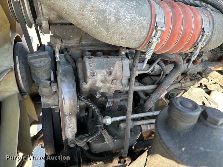 image for item OJ9591 2004 Kenworth  T800 semi truck