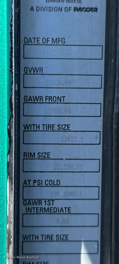 image for item OJ9591 2004 Kenworth  T800 semi truck