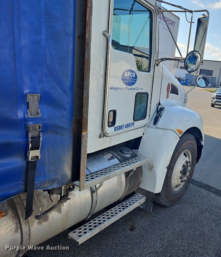 image for item OK9791 2017 Kenworth  T370 side curtain box truck