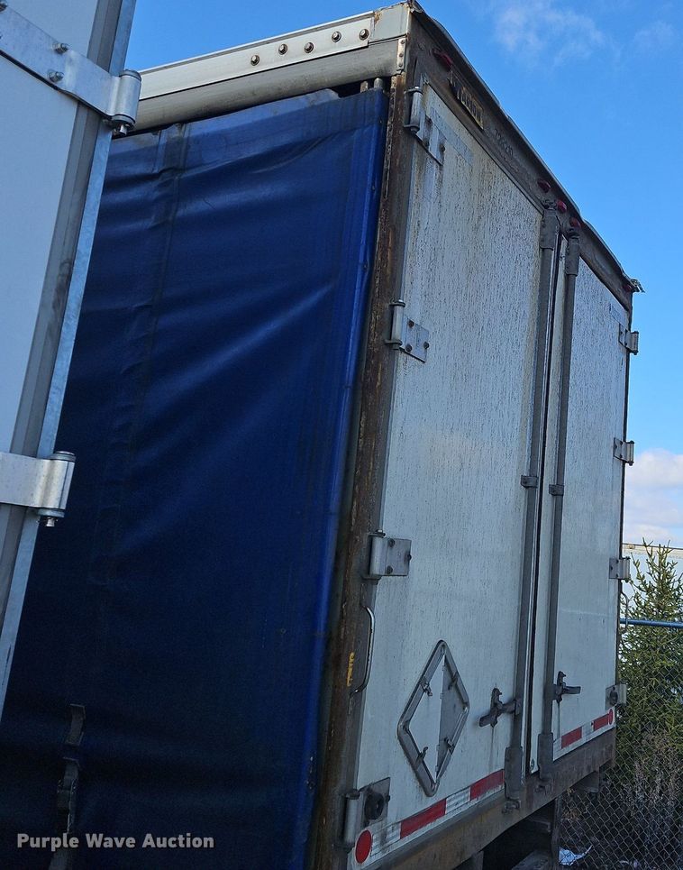 image for item OK9791 2017 Kenworth  T370 side curtain box truck