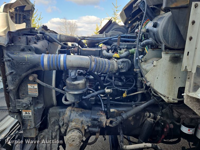 image for item OK9791 2017 Kenworth  T370 side curtain box truck