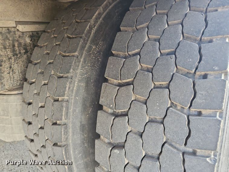 image for item OK9791 2017 Kenworth  T370 side curtain box truck