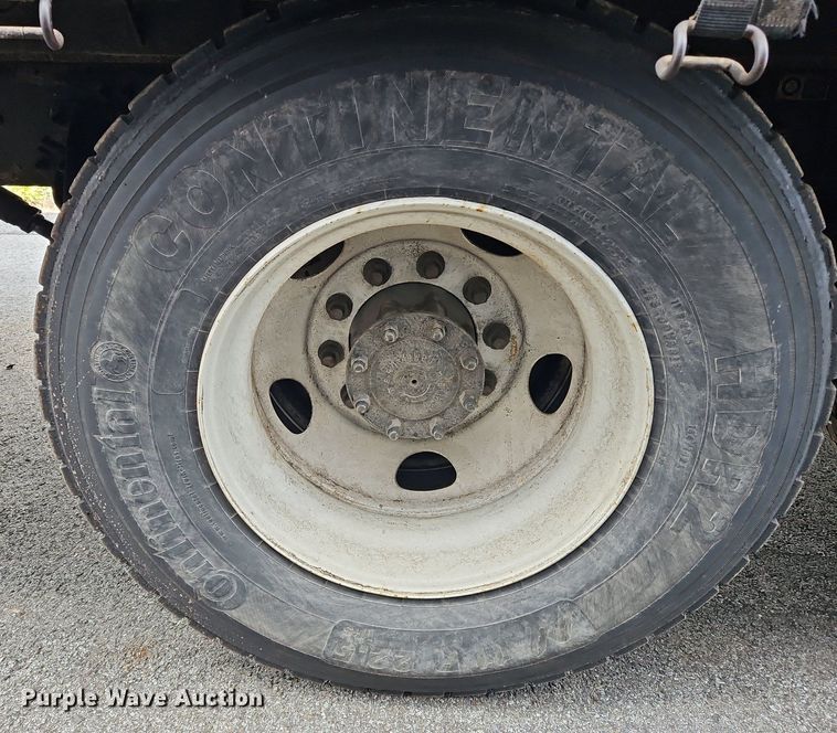 image for item OK9791 2017 Kenworth  T370 side curtain box truck