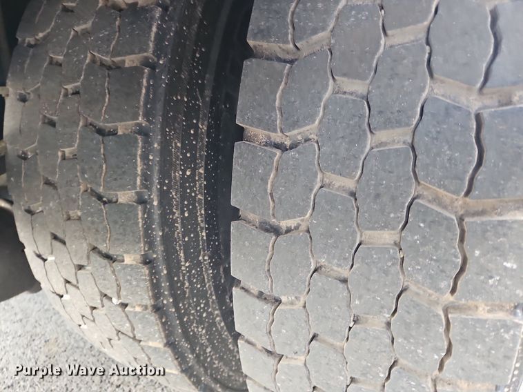 image for item OK9791 2017 Kenworth  T370 side curtain box truck