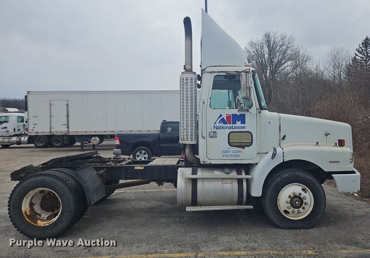 image for item OK9792 1998 Volvo WG semi truck