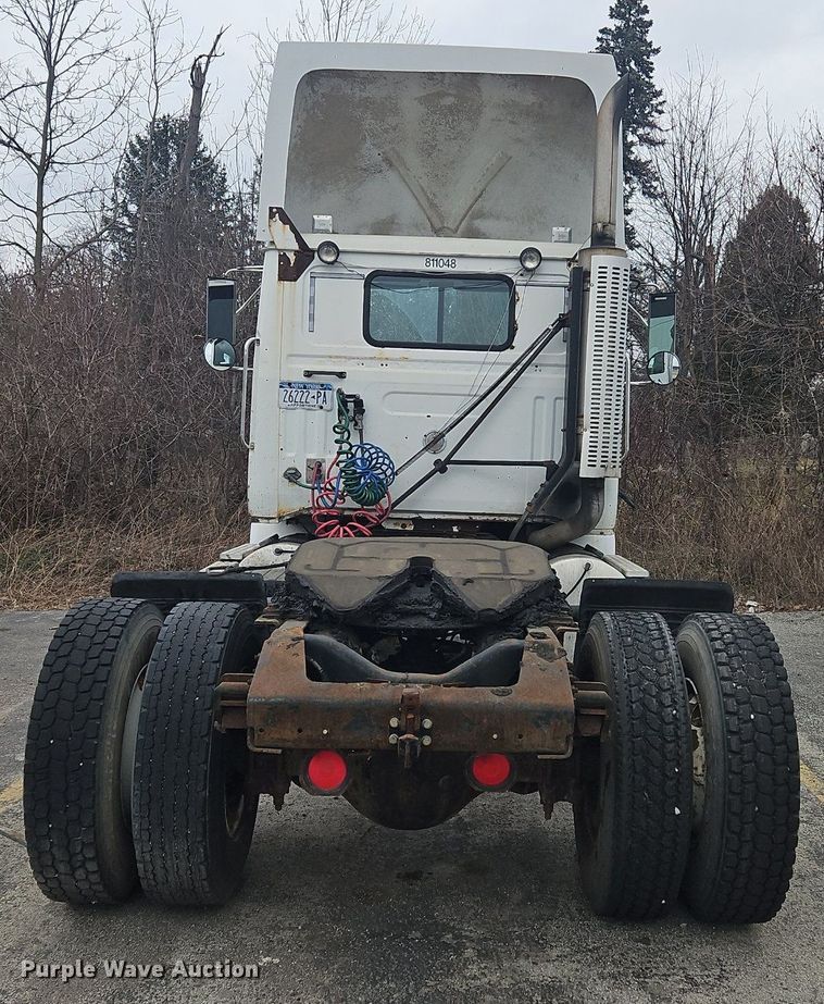 image for item OK9792 1998 Volvo WG semi truck