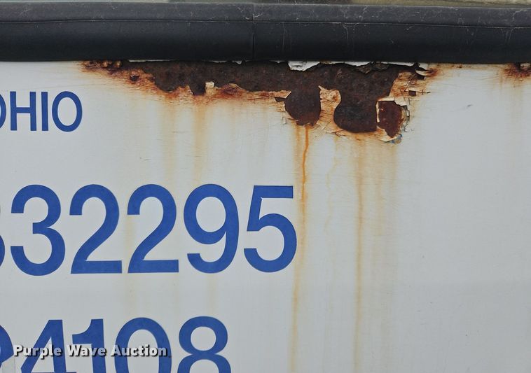 image for item OK9792 1998 Volvo WG semi truck