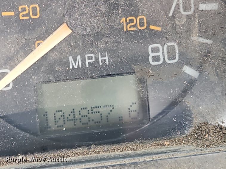 image for item OK9792 1998 Volvo WG semi truck