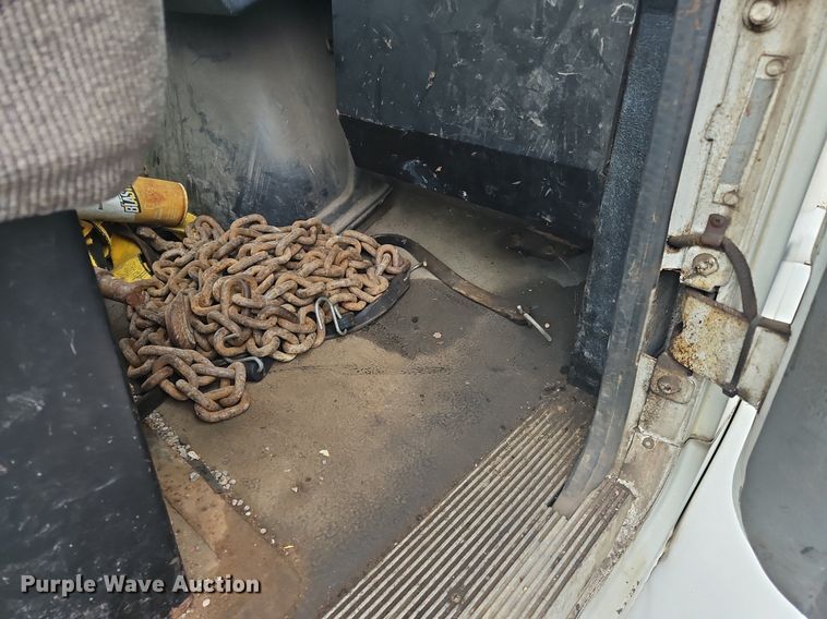 image for item OK9792 1998 Volvo WG semi truck