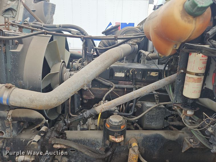 image for item OK9792 1998 Volvo WG semi truck