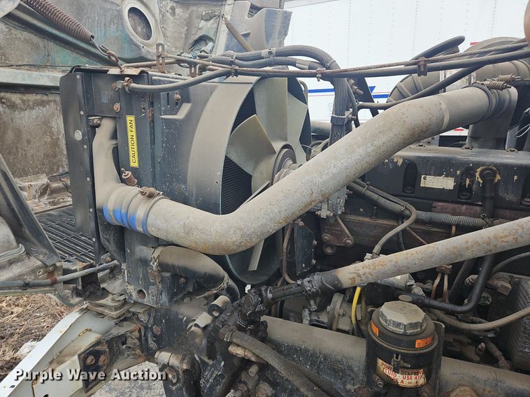 image for item OK9792 1998 Volvo WG semi truck