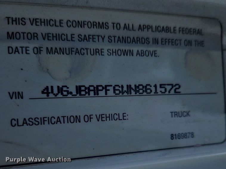 image for item OK9792 1998 Volvo WG semi truck