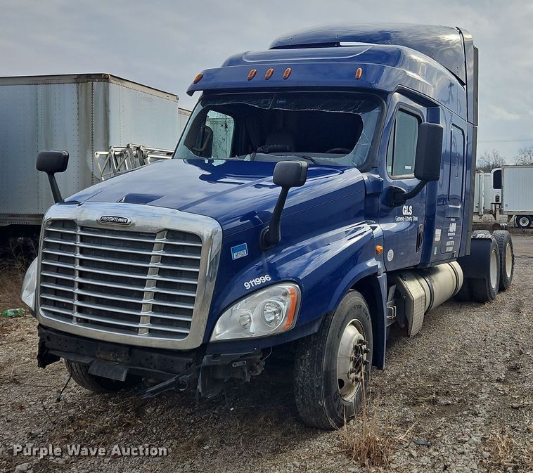 image for item OK9793 2019 Freightliner  Cascadia  semi truck