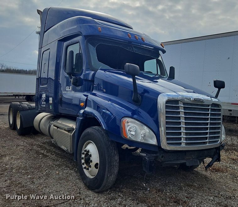 image for item OK9793 2019 Freightliner  Cascadia  semi truck