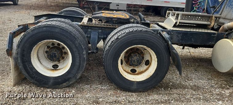 image for item OK9793 2019 Freightliner  Cascadia  semi truck