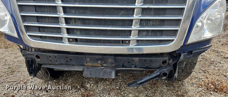 image for item OK9793 2019 Freightliner  Cascadia  semi truck