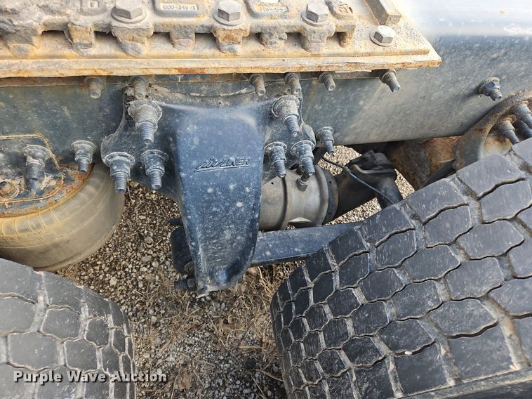 image for item OK9793 2019 Freightliner  Cascadia  semi truck