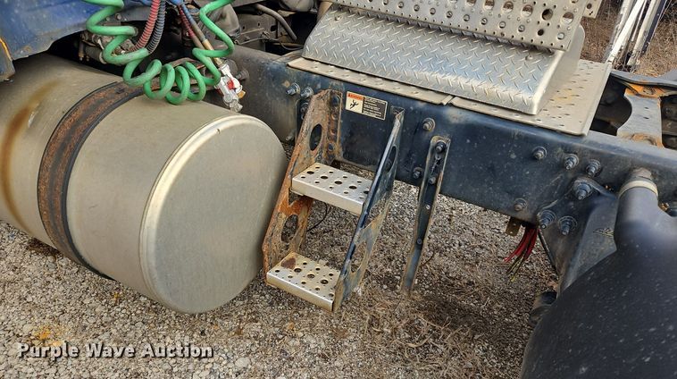 image for item OK9793 2019 Freightliner  Cascadia  semi truck