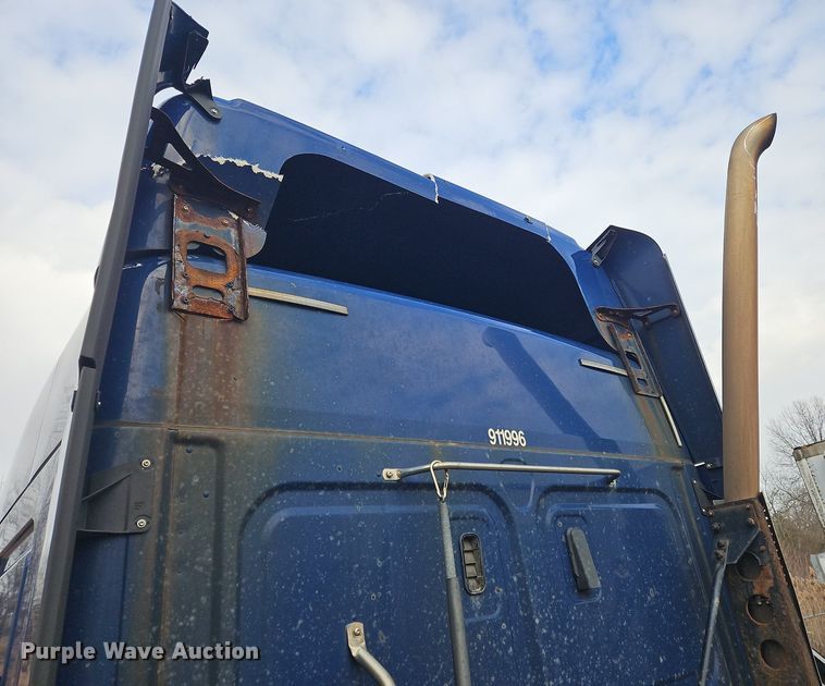 image for item OK9793 2019 Freightliner  Cascadia  semi truck