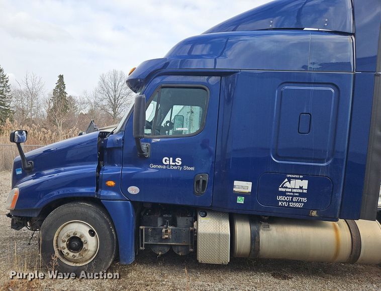 image for item OK9793 2019 Freightliner  Cascadia  semi truck