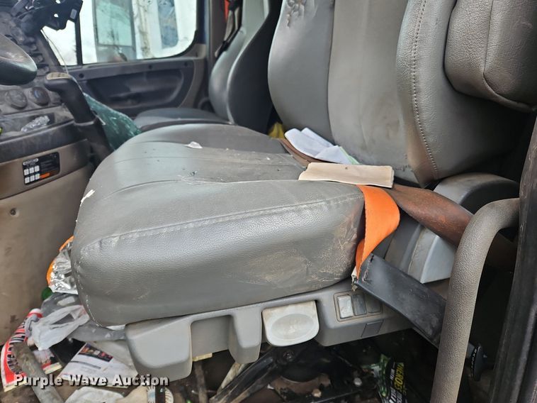 image for item OK9793 2019 Freightliner  Cascadia  semi truck