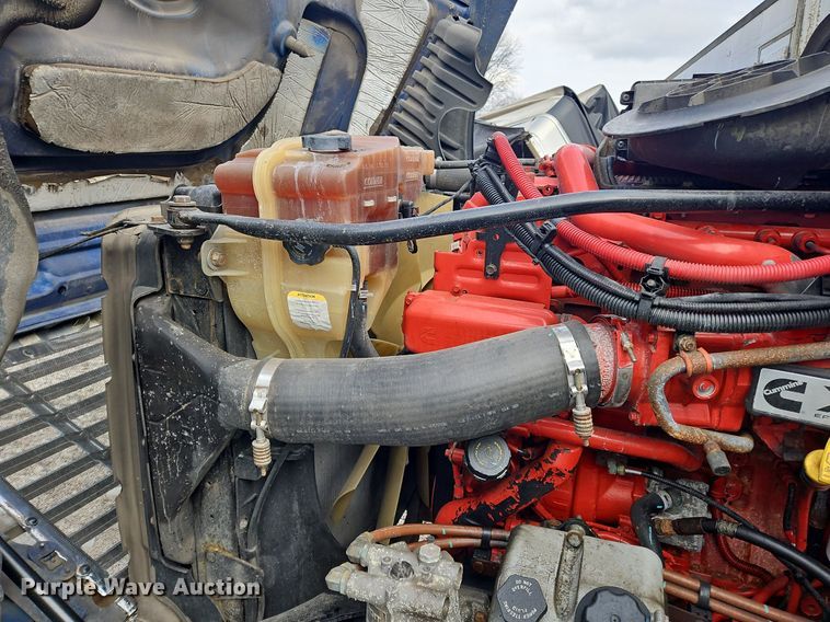 image for item OK9793 2019 Freightliner  Cascadia  semi truck