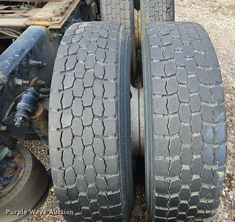 image for item OK9793 2019 Freightliner  Cascadia  semi truck