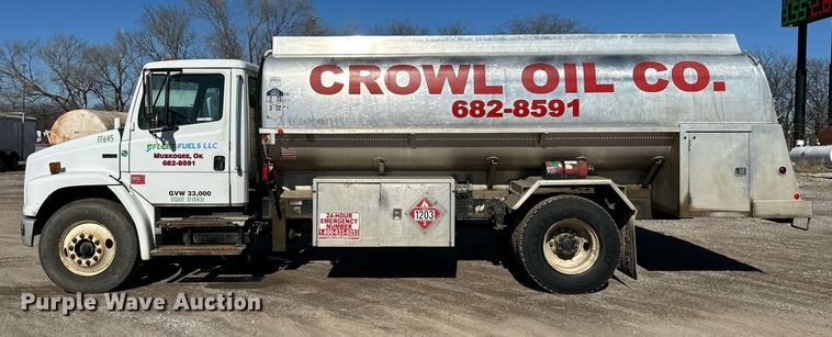 image for item OM9766 2004 Freightliner  FL70 fuel truck