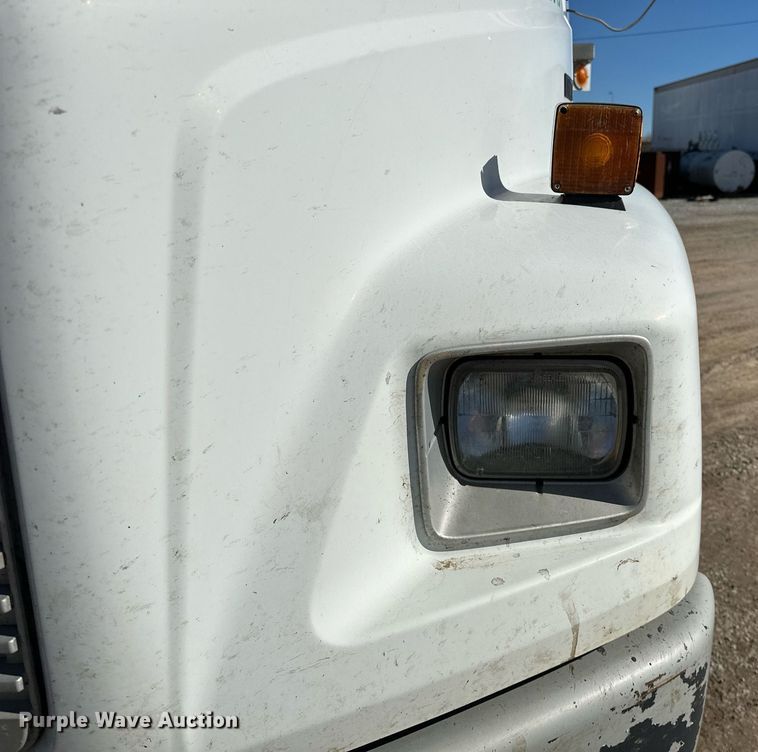 image for item OM9766 2004 Freightliner  FL70 fuel truck