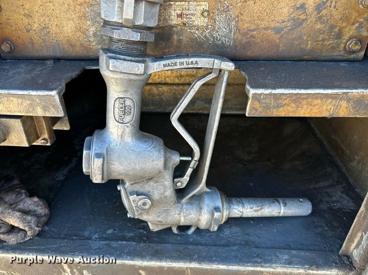 image for item OM9766 2004 Freightliner  FL70 fuel truck