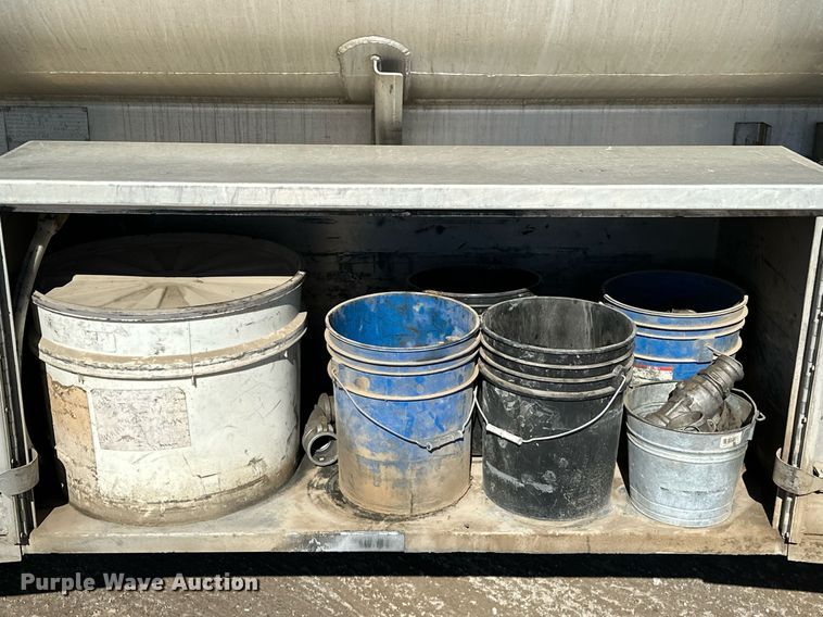 image for item OM9766 2004 Freightliner  FL70 fuel truck