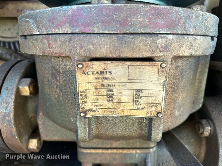 image for item OM9766 2004 Freightliner  FL70 fuel truck